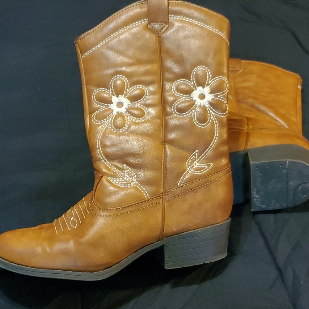 Girl's boots